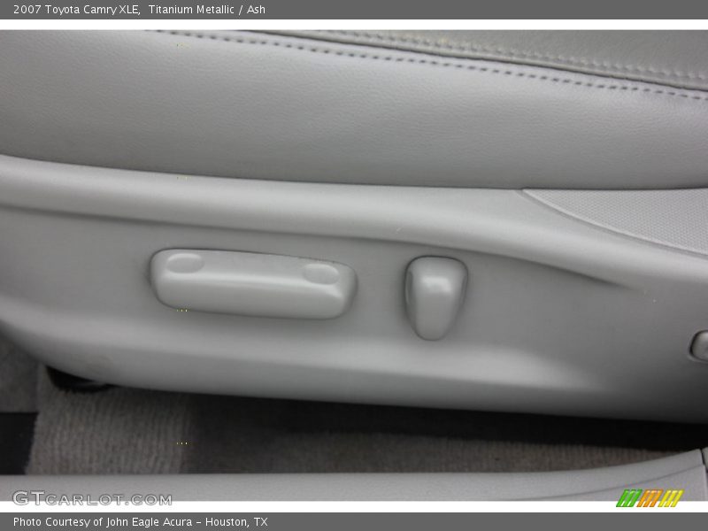 Titanium Metallic / Ash 2007 Toyota Camry XLE