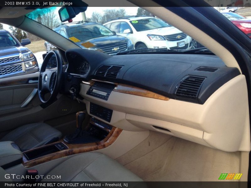 Dashboard of 2003 X5 3.0i