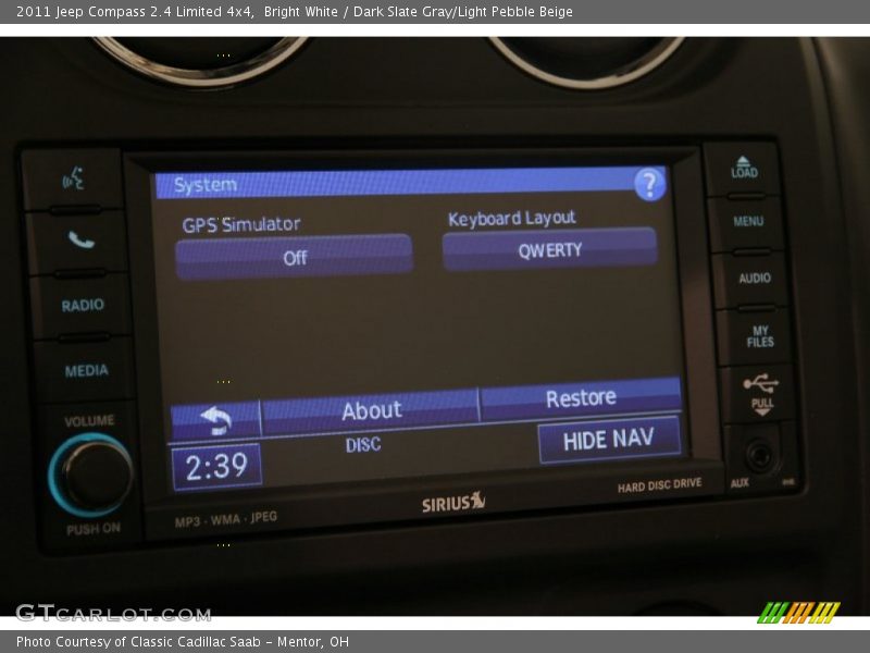 Bright White / Dark Slate Gray/Light Pebble Beige 2011 Jeep Compass 2.4 Limited 4x4