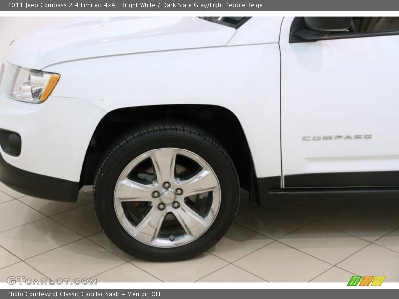 Bright White / Dark Slate Gray/Light Pebble Beige 2011 Jeep Compass 2.4 Limited 4x4
