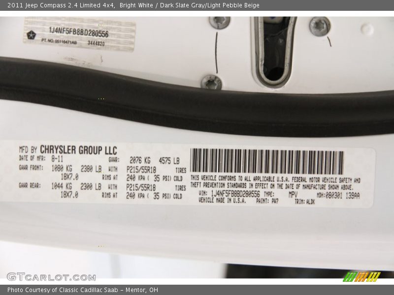 Bright White / Dark Slate Gray/Light Pebble Beige 2011 Jeep Compass 2.4 Limited 4x4