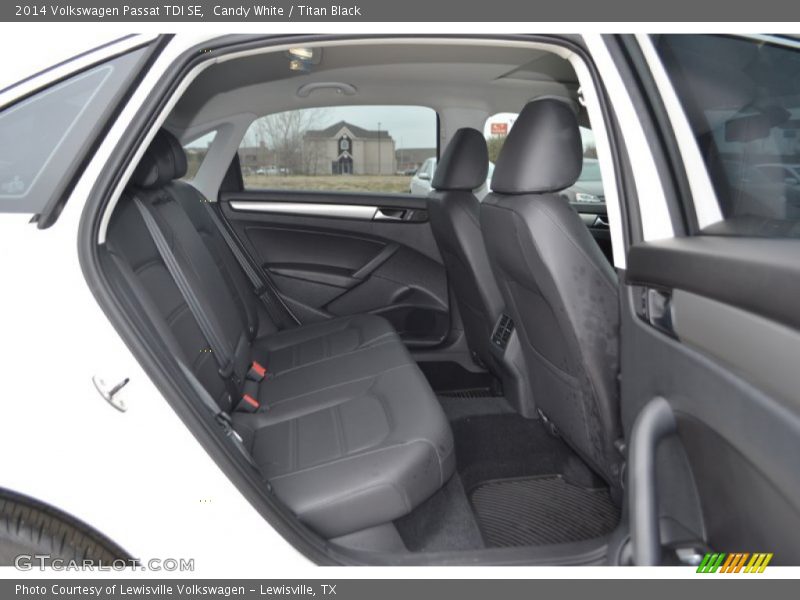 Candy White / Titan Black 2014 Volkswagen Passat TDI SE