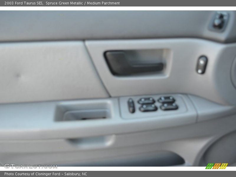 Spruce Green Metallic / Medium Parchment 2003 Ford Taurus SES