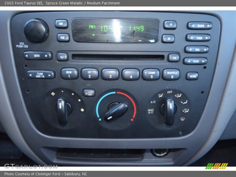 Spruce Green Metallic / Medium Parchment 2003 Ford Taurus SES