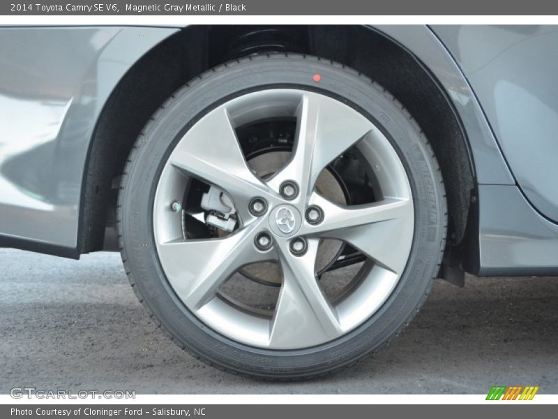 Magnetic Gray Metallic / Black 2014 Toyota Camry SE V6