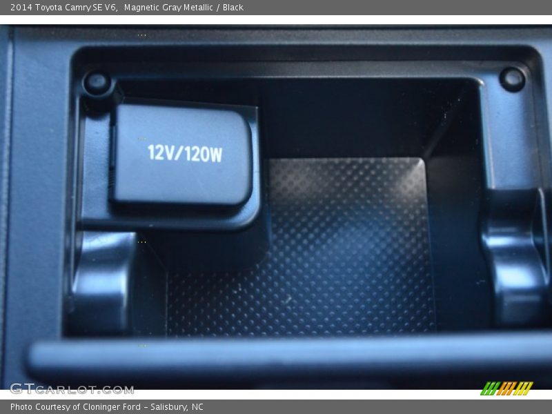Magnetic Gray Metallic / Black 2014 Toyota Camry SE V6