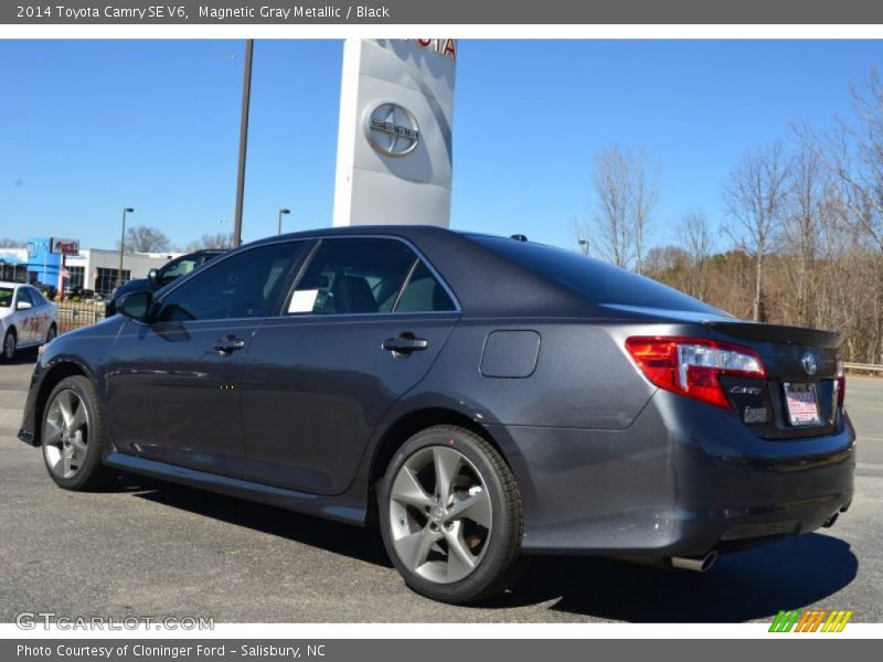 Magnetic Gray Metallic / Black 2014 Toyota Camry SE V6