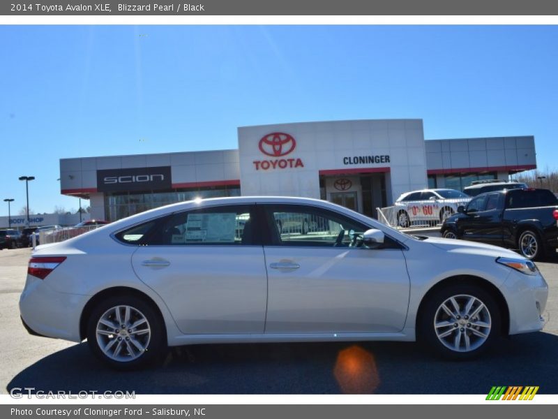 Blizzard Pearl / Black 2014 Toyota Avalon XLE