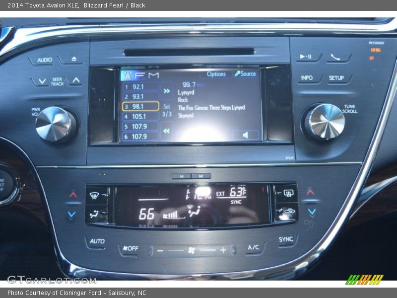 Blizzard Pearl / Black 2014 Toyota Avalon XLE