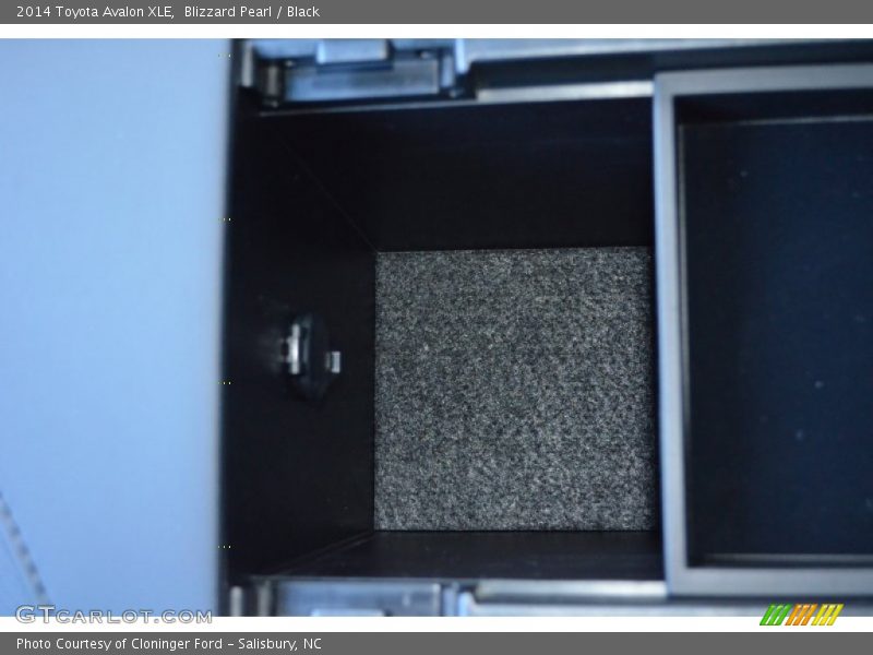 Blizzard Pearl / Black 2014 Toyota Avalon XLE