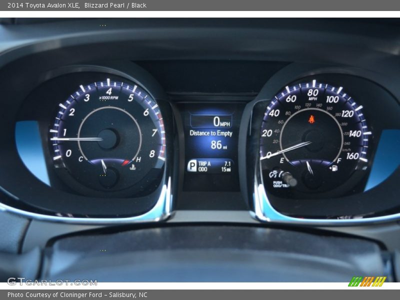 Blizzard Pearl / Black 2014 Toyota Avalon XLE