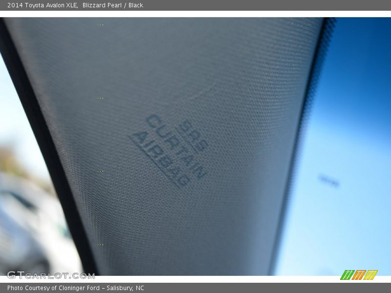 Blizzard Pearl / Black 2014 Toyota Avalon XLE