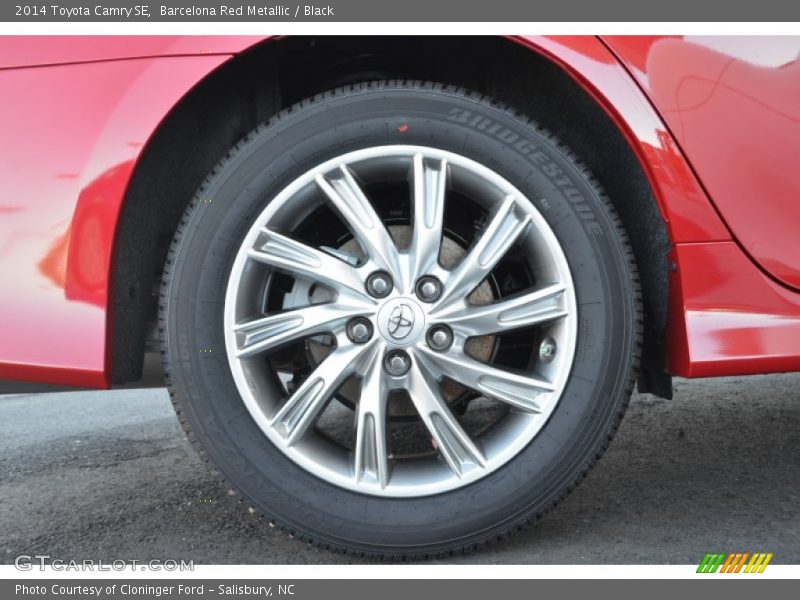 Barcelona Red Metallic / Black 2014 Toyota Camry SE