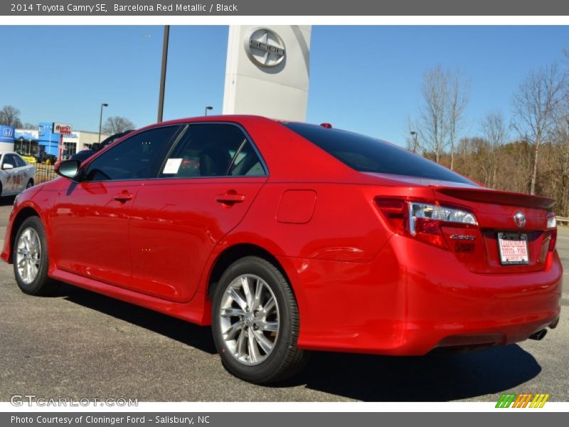 Barcelona Red Metallic / Black 2014 Toyota Camry SE