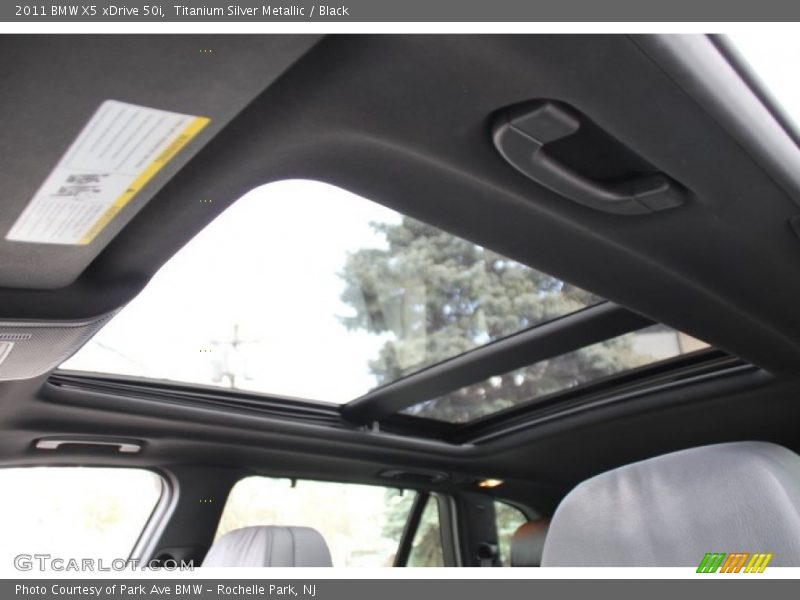 Sunroof of 2011 X5 xDrive 50i