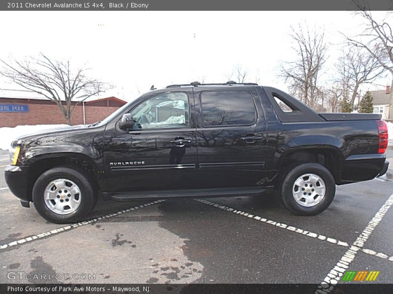 Black / Ebony 2011 Chevrolet Avalanche LS 4x4