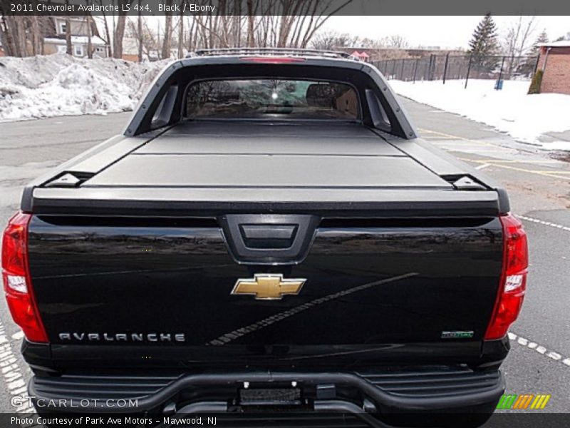Black / Ebony 2011 Chevrolet Avalanche LS 4x4