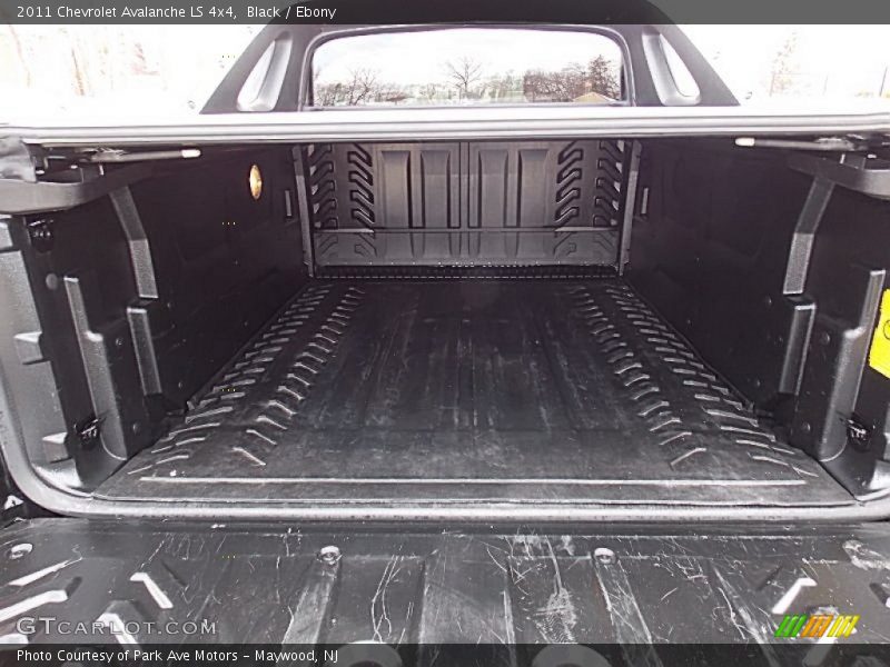 Black / Ebony 2011 Chevrolet Avalanche LS 4x4