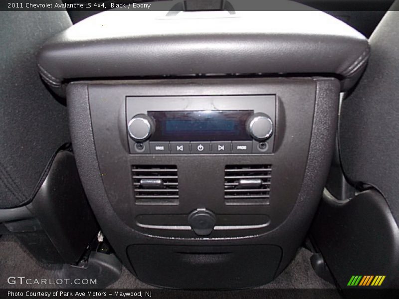 Black / Ebony 2011 Chevrolet Avalanche LS 4x4