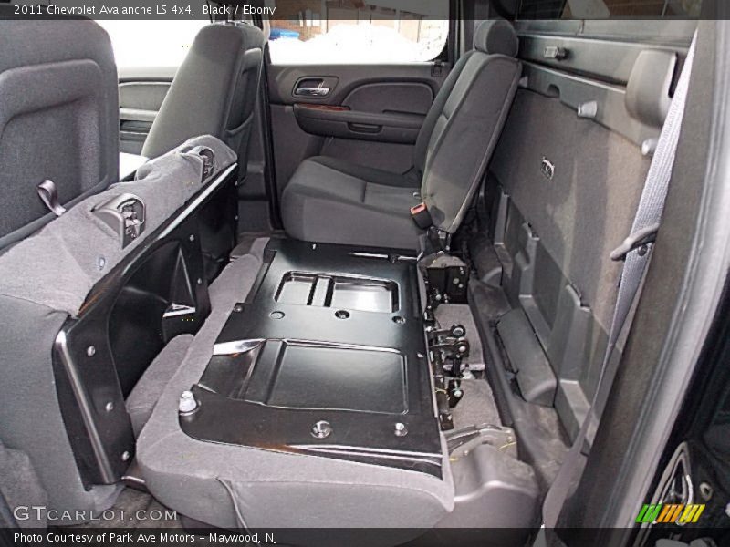 Black / Ebony 2011 Chevrolet Avalanche LS 4x4