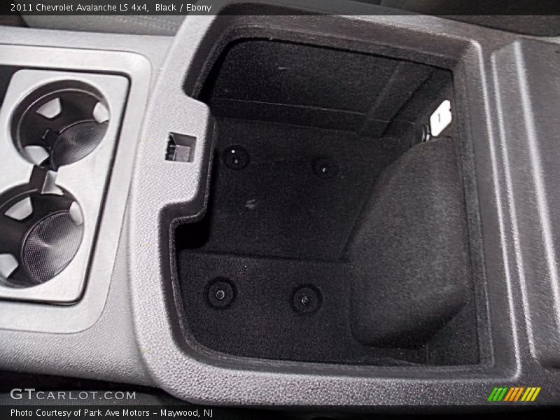 Black / Ebony 2011 Chevrolet Avalanche LS 4x4