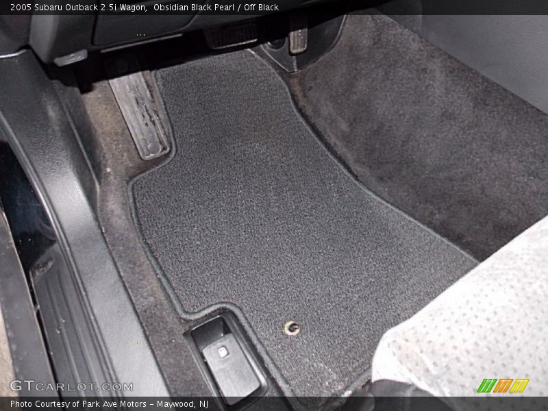 Obsidian Black Pearl / Off Black 2005 Subaru Outback 2.5i Wagon