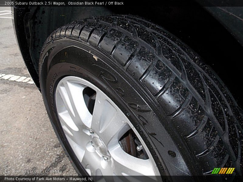 Obsidian Black Pearl / Off Black 2005 Subaru Outback 2.5i Wagon