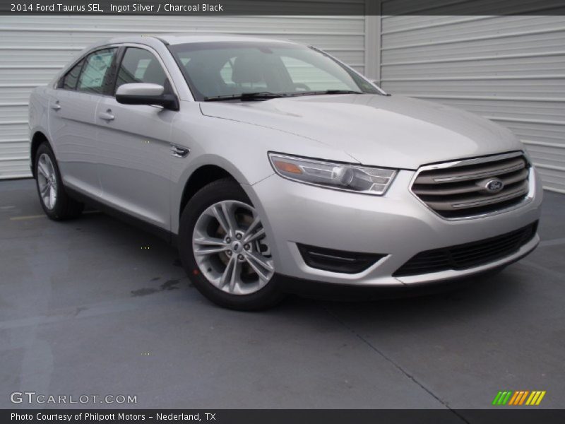 Ingot Silver / Charcoal Black 2014 Ford Taurus SEL