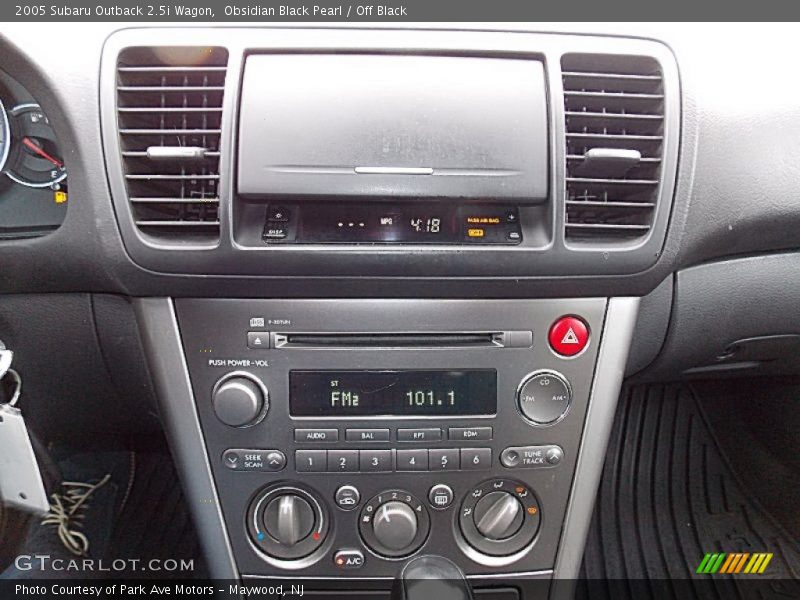 Obsidian Black Pearl / Off Black 2005 Subaru Outback 2.5i Wagon