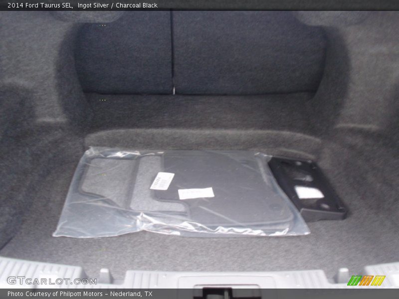Ingot Silver / Charcoal Black 2014 Ford Taurus SEL