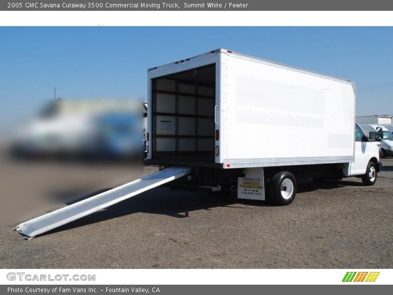 Summit White / Pewter 2005 GMC Savana Cutaway 3500 Commercial Moving Truck