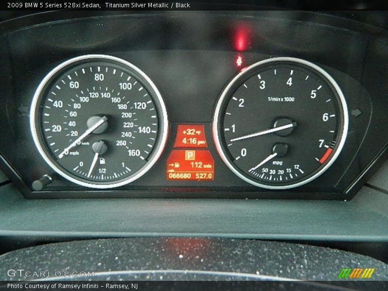 Titanium Silver Metallic / Black 2009 BMW 5 Series 528xi Sedan