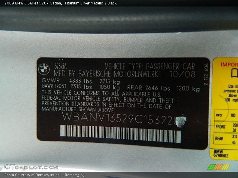 Titanium Silver Metallic / Black 2009 BMW 5 Series 528xi Sedan