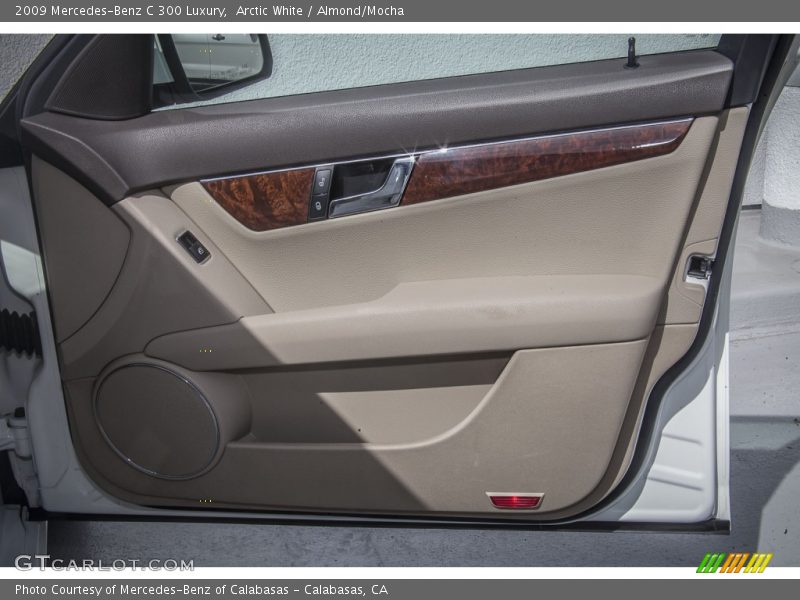 Arctic White / Almond/Mocha 2009 Mercedes-Benz C 300 Luxury