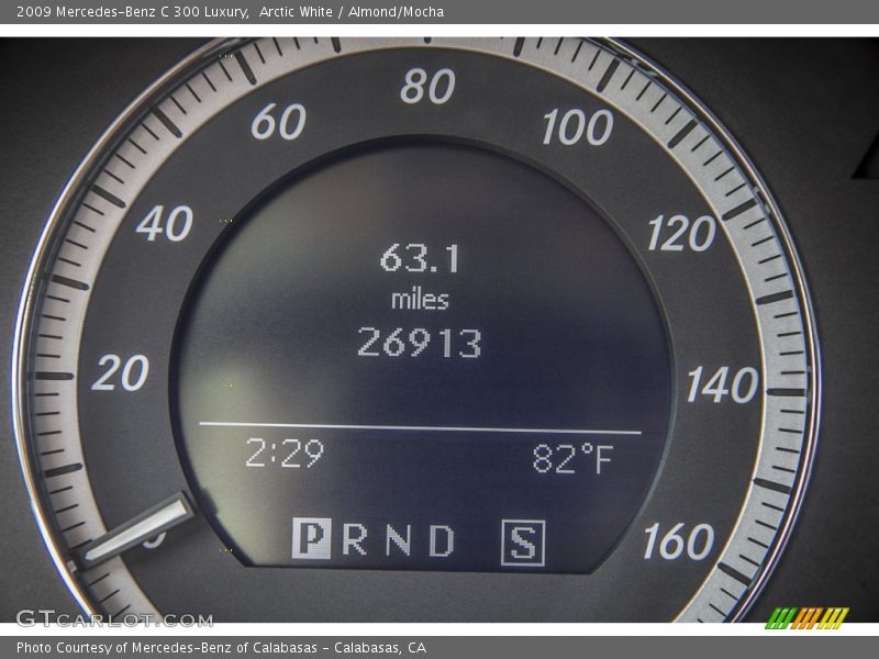 Arctic White / Almond/Mocha 2009 Mercedes-Benz C 300 Luxury