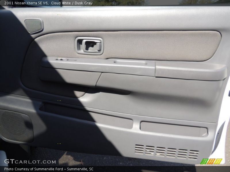 Cloud White / Dusk Gray 2001 Nissan Xterra SE V6
