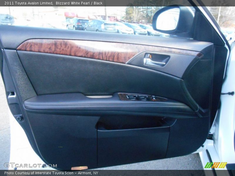 Blizzard White Pearl / Black 2011 Toyota Avalon Limited