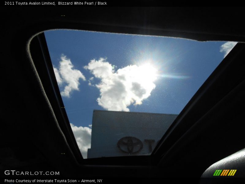 Blizzard White Pearl / Black 2011 Toyota Avalon Limited