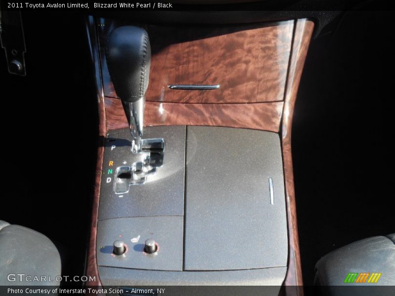 Blizzard White Pearl / Black 2011 Toyota Avalon Limited