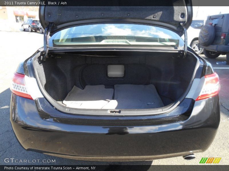 Black / Ash 2011 Toyota Camry XLE