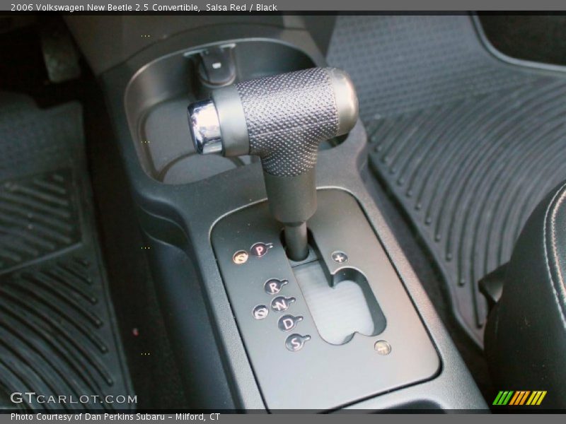 Salsa Red / Black 2006 Volkswagen New Beetle 2.5 Convertible