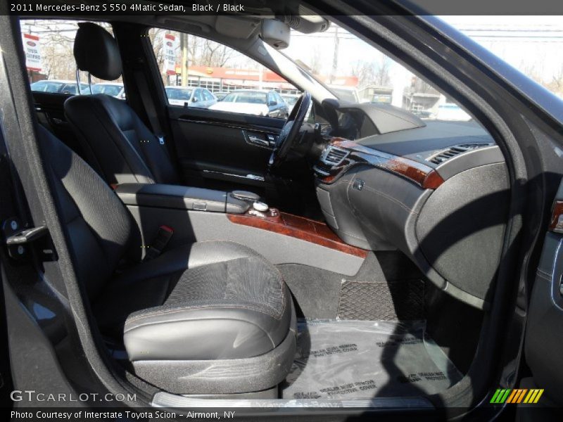 Black / Black 2011 Mercedes-Benz S 550 4Matic Sedan
