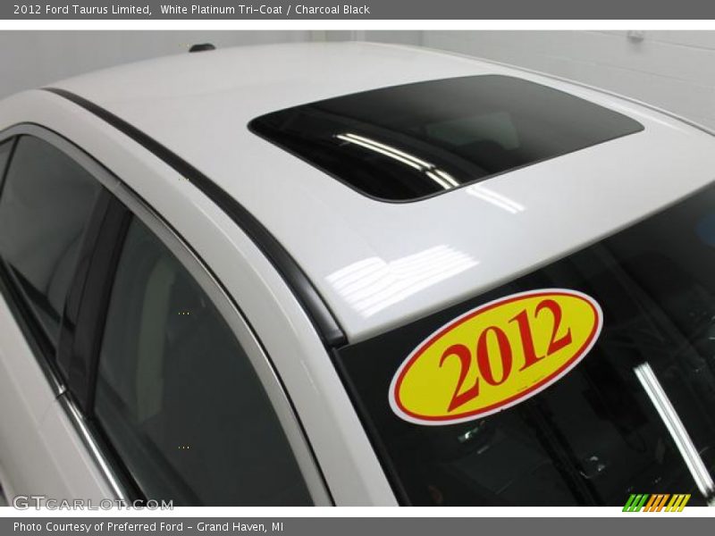 White Platinum Tri-Coat / Charcoal Black 2012 Ford Taurus Limited