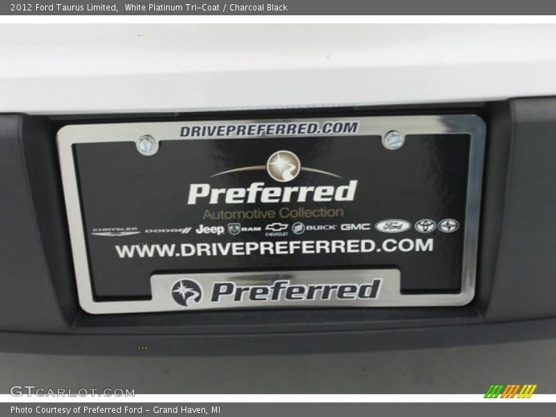 White Platinum Tri-Coat / Charcoal Black 2012 Ford Taurus Limited