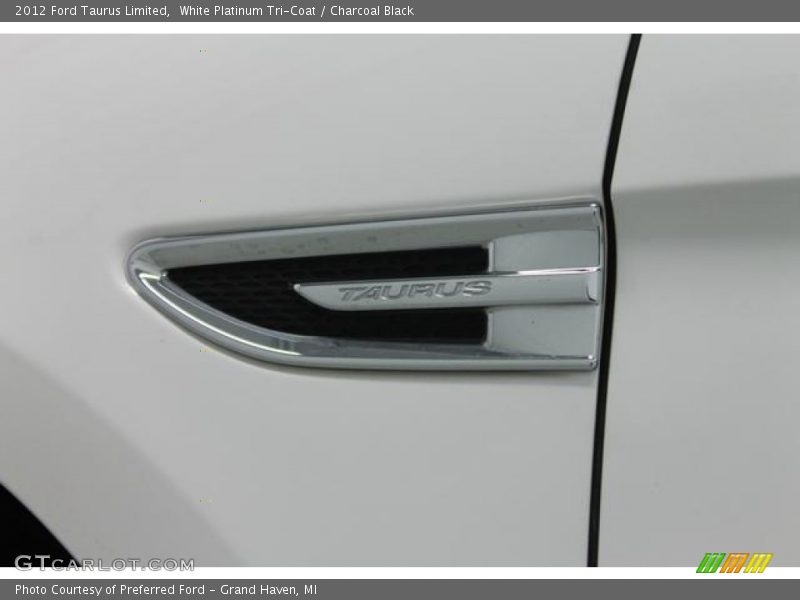 White Platinum Tri-Coat / Charcoal Black 2012 Ford Taurus Limited