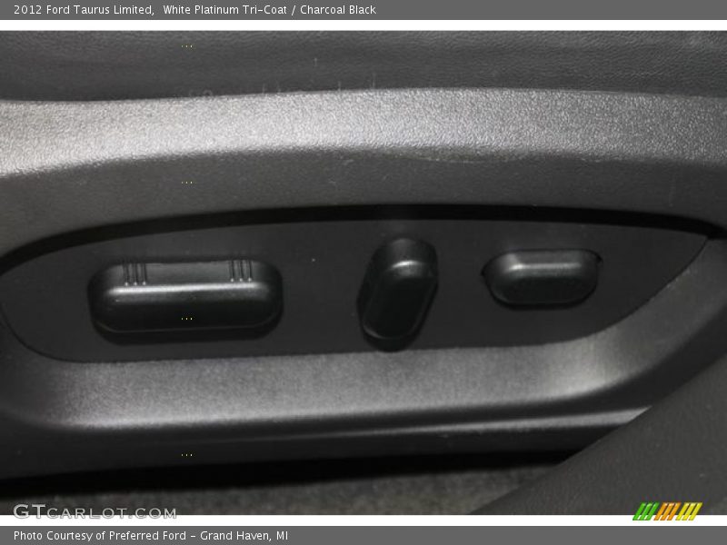 White Platinum Tri-Coat / Charcoal Black 2012 Ford Taurus Limited