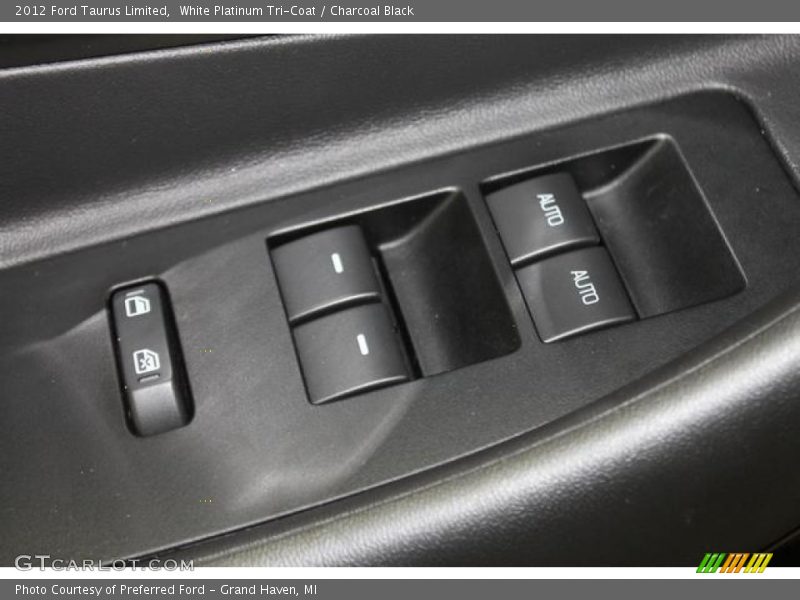 White Platinum Tri-Coat / Charcoal Black 2012 Ford Taurus Limited