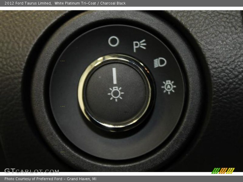 White Platinum Tri-Coat / Charcoal Black 2012 Ford Taurus Limited