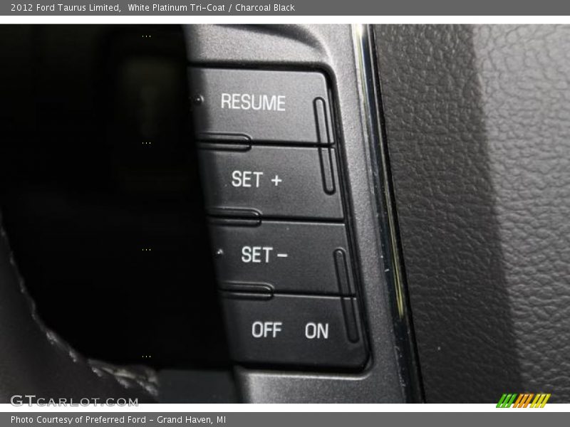 White Platinum Tri-Coat / Charcoal Black 2012 Ford Taurus Limited