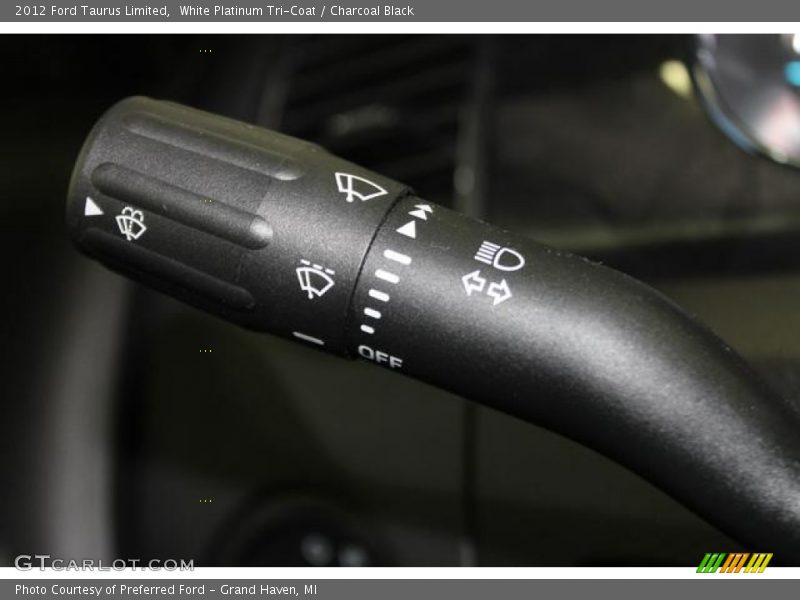 White Platinum Tri-Coat / Charcoal Black 2012 Ford Taurus Limited